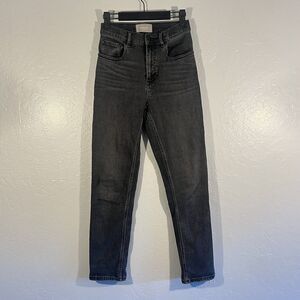 Everlane The Cheeky Jean Size 26 Faded Black / Gray Straight Leg High Waist EUC